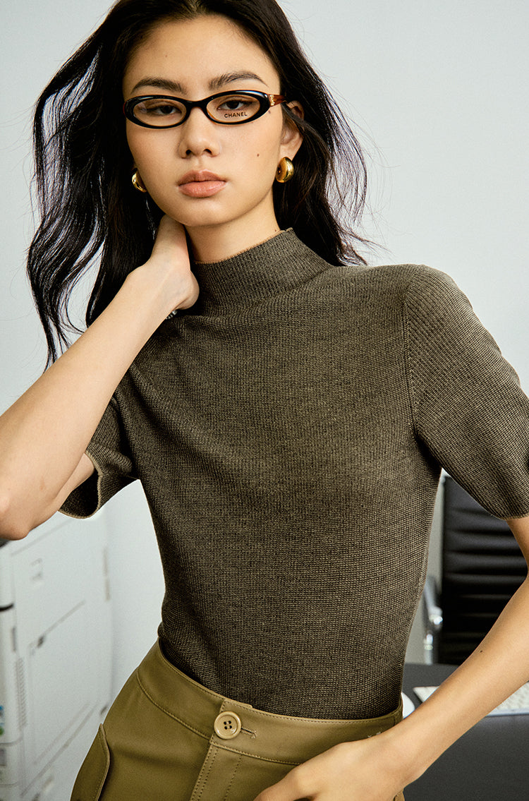 Mock Neck Short Sleeve Knit Top